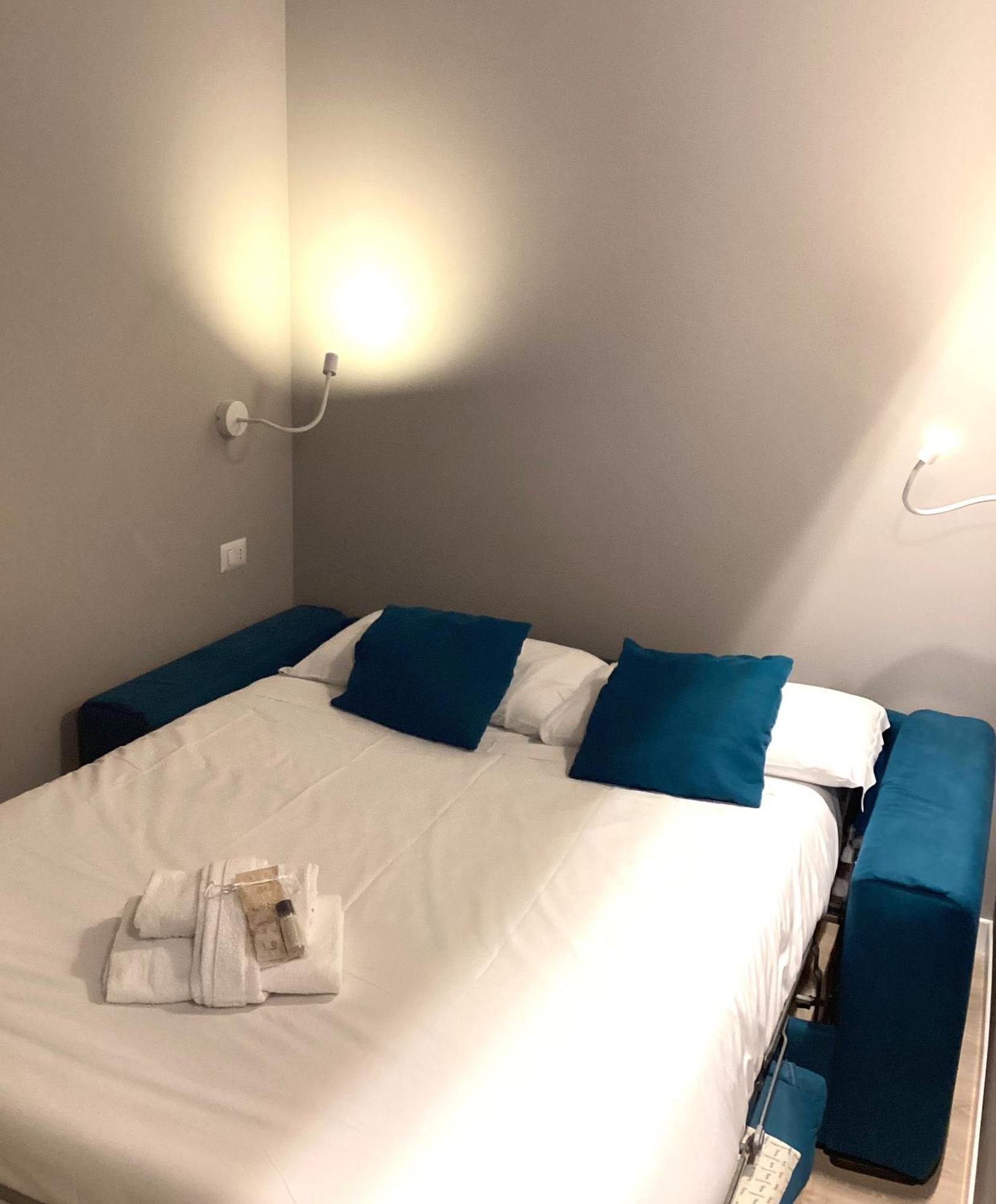 La Finestra Su Fontana Di Trevi - Charming View Apartment Roma Ngoại thất bức ảnh